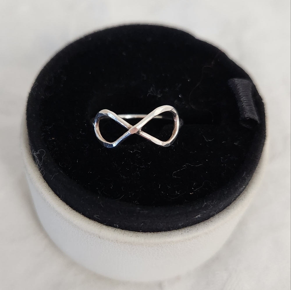 Antique Hammered Silver Infinity Ring